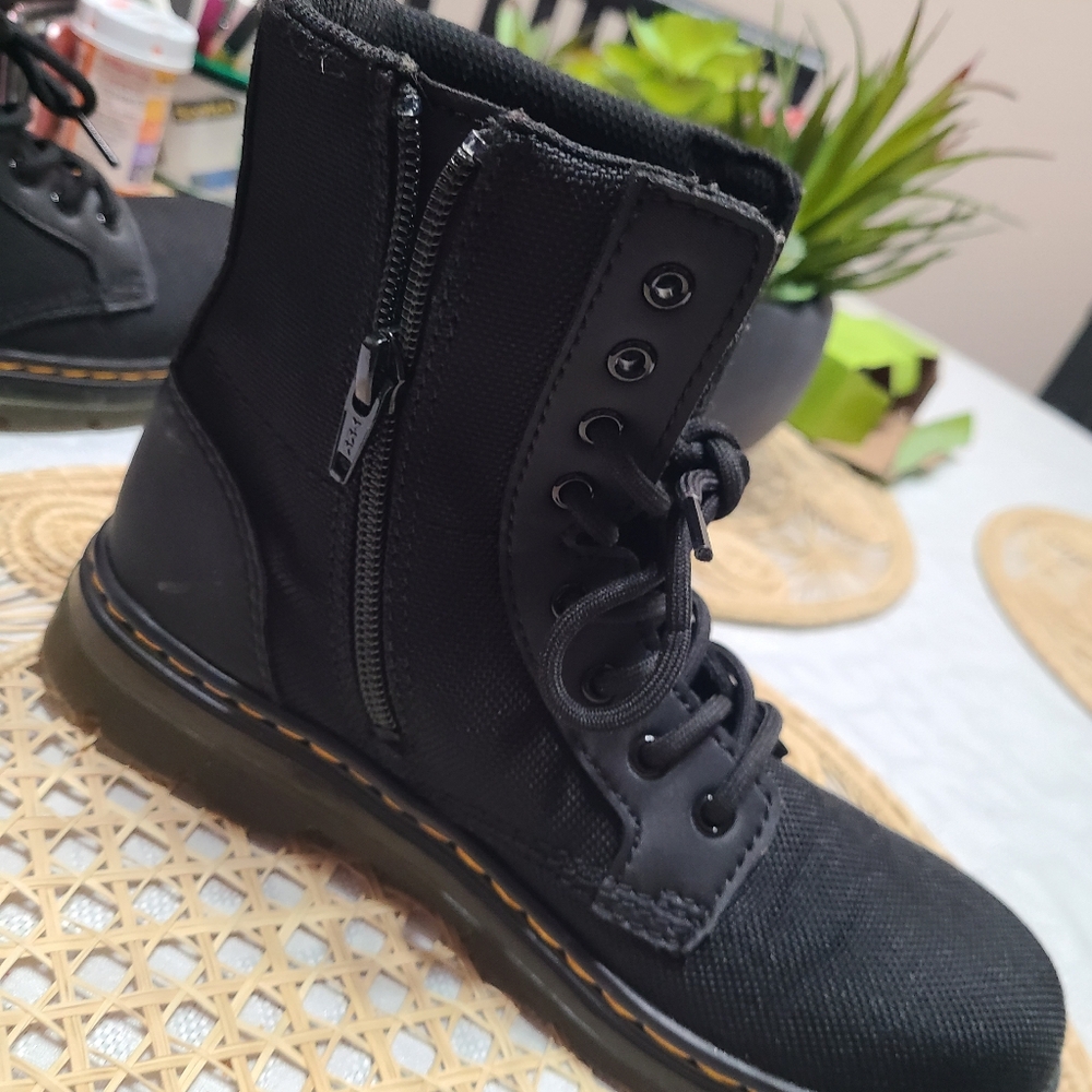DR. MARTENS